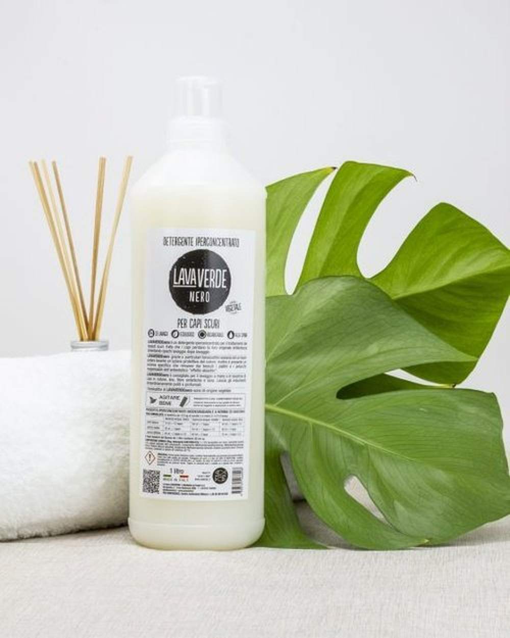 Nero per tessuti neri lavaverde